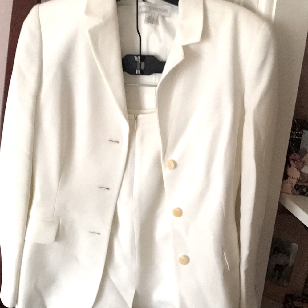ladies skirt suit